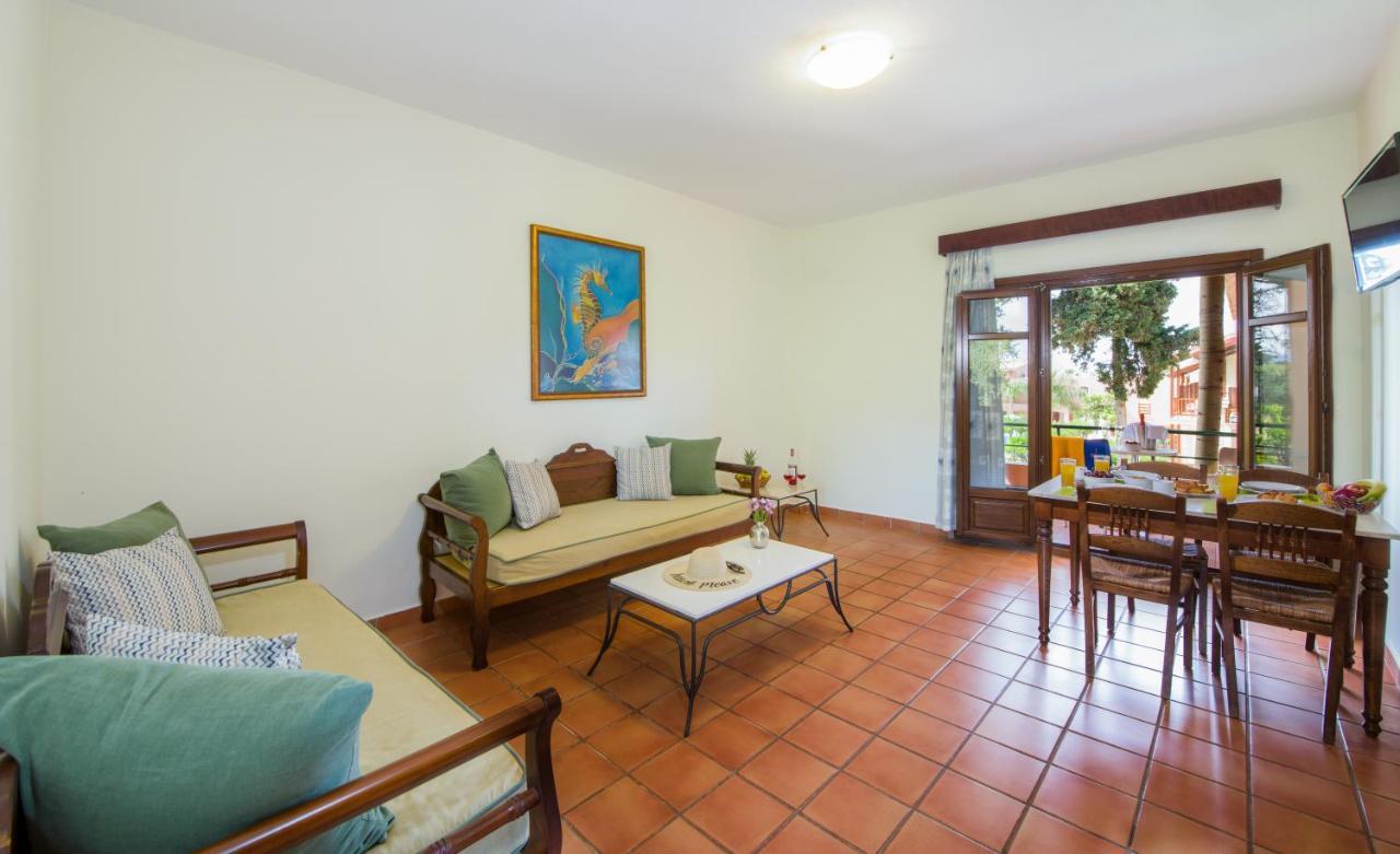 Omega Platanias Lejlighedshotel Platanés Eksteriør billede