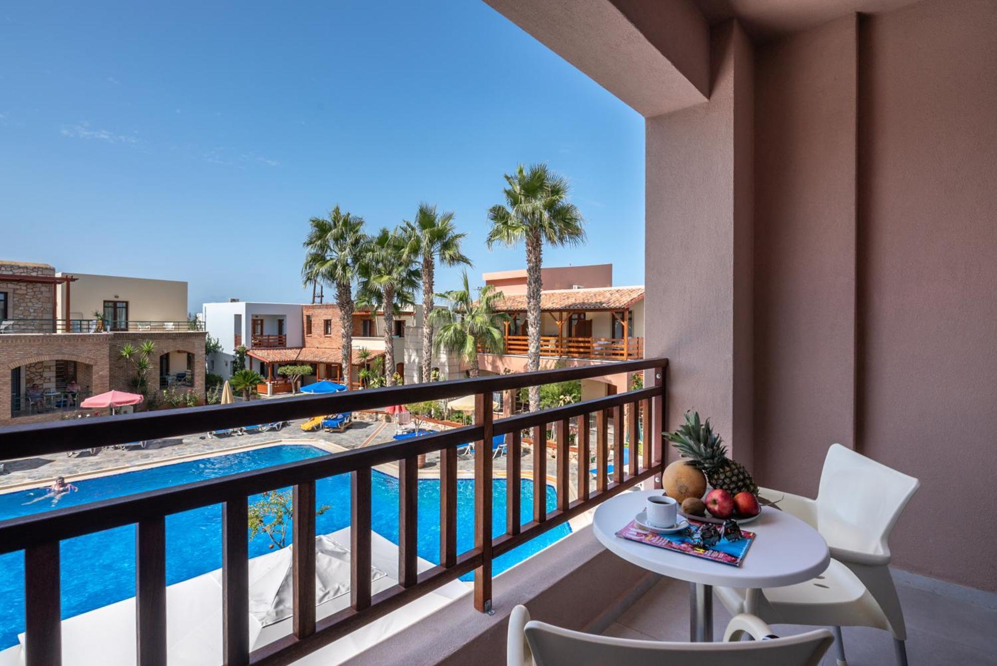 Omega Platanias Lejlighedshotel Platanés Eksteriør billede